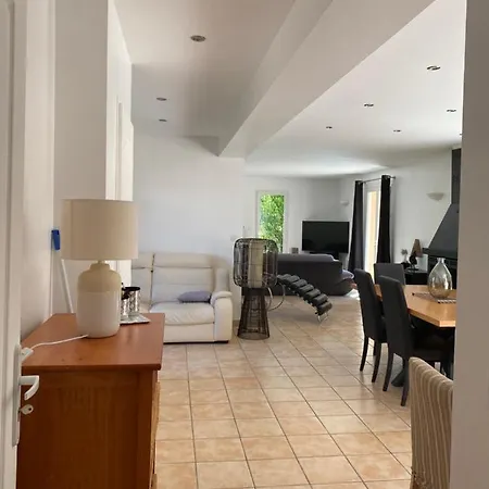 Villa Giens - A Pied -9 Couchages