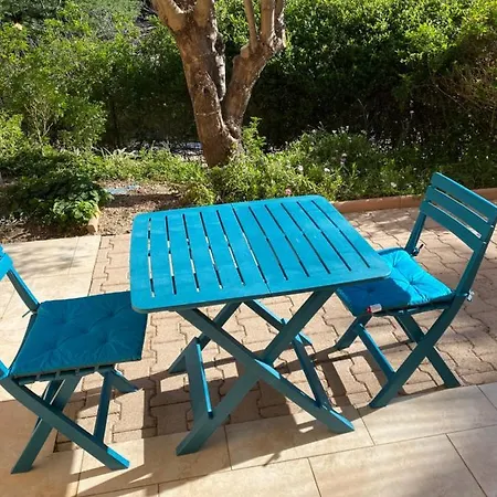 Giens - A Pied -9 Couchages 耶尔