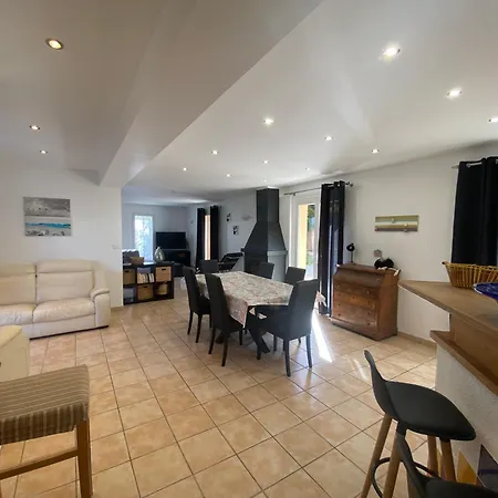 Giens - A Pied -9 Couchages Villa