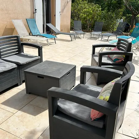 Villa Giens - A Pied -9 Couchages *